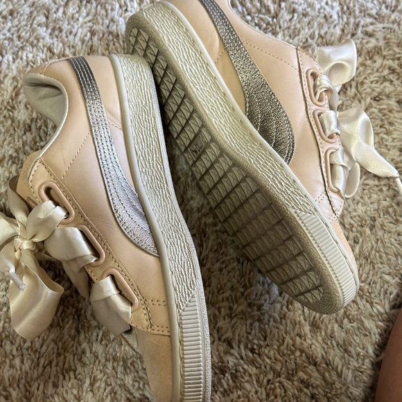 Puma Sneakers. - Picture 1 of 5